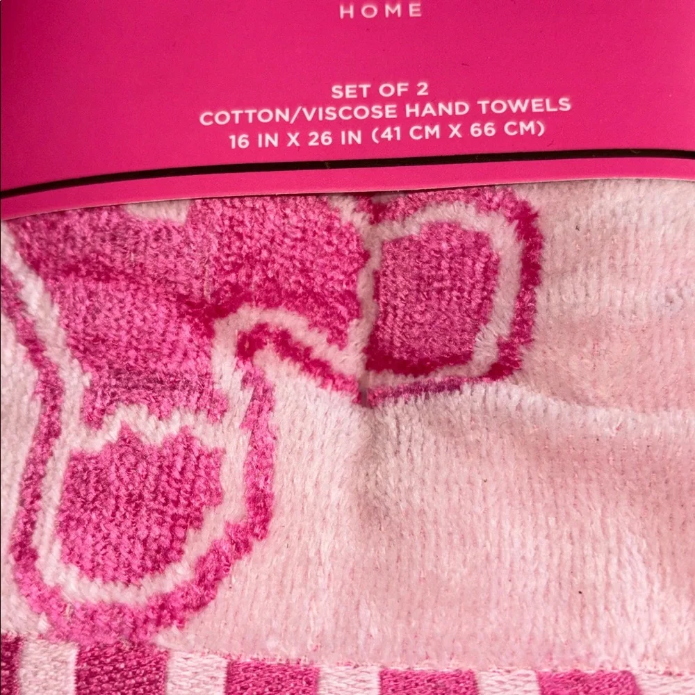 Juicy Couture Pink GINGERBREAD AND BOWS Hand Towels NWT SET OF TWO PINK GINGEY